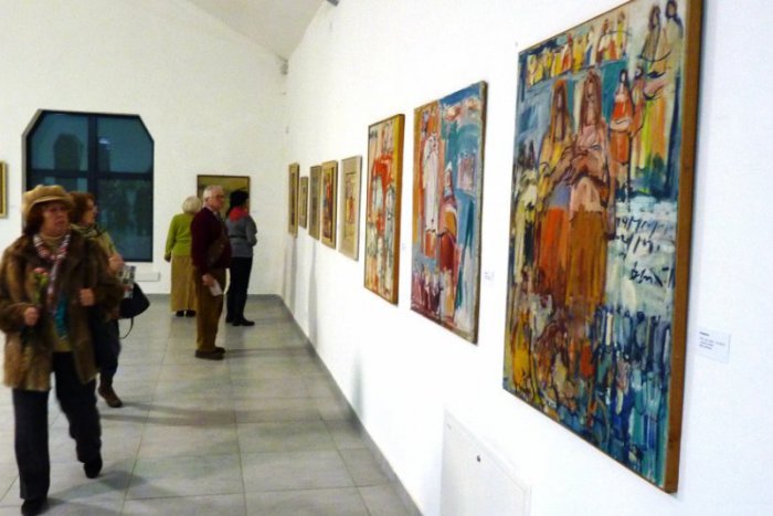 Ilustračný obrázok k článku VIDEO: Tatranská galéria v Poprade otvorila výstavu diel maliara a grafika Andreja Doboša