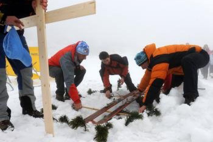 Ilustračný obrázok k článku Na Chate pod Soliskom pochovali lyže. Jarná lyžovačka sa však ešte nekončí