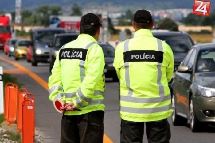 Ilustračný obrázok k článku Desiatky policajtov v uliciach a na cestách Popradu: Kontrolovali stovky ľudí a áut!