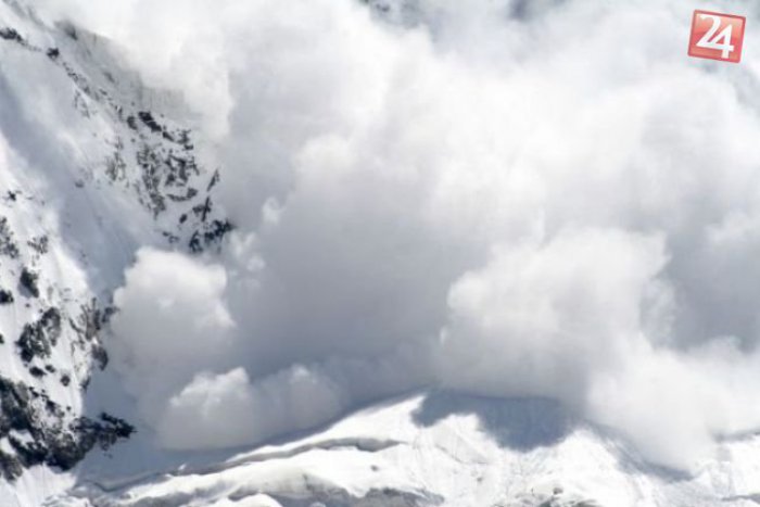 Ilustračný obrázok k článku Z Končistej spadla lavína do Zlomiskovej doliny. V žľabe sa pohybovali lyžiari