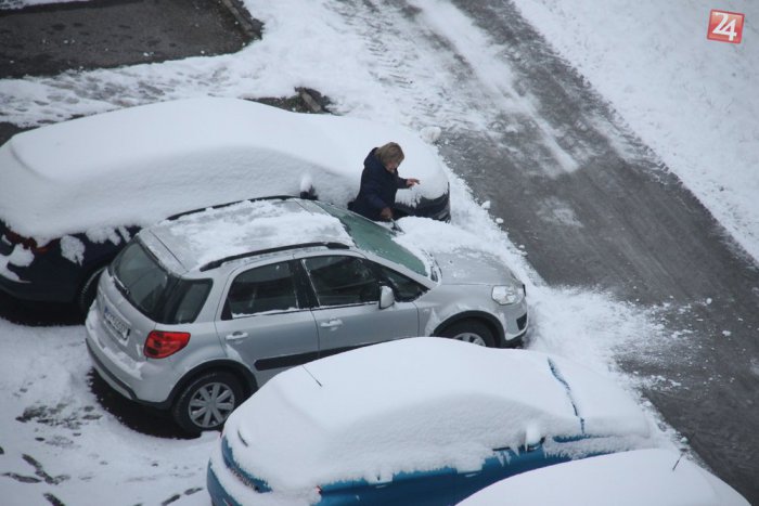 Ilustračný obrázok k článku Predpovede sa naplnili, Perinbaba dodala prvý sneh: Pozrite si zimné obrázky z Popradu