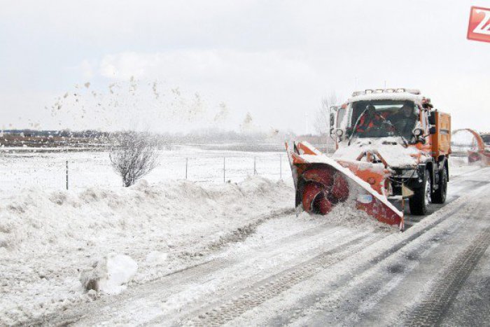 Ilustračný obrázok k článku Popradskí cestári v boji so snehom: Použili už viac ako sto ton soli