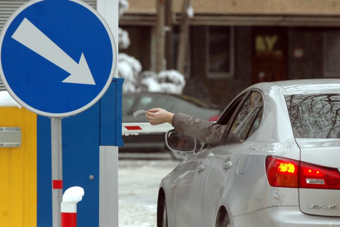 Ilustračný obrázok k článku Darček pre motoristov: Počas sviatkov zaparkujete v meste zadarmo