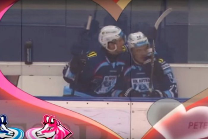Ilustračný obrázok k článku Zimný štadión mal o zábavu postarané: To, čo urobili hokejisti na trestnej lavici v Poprade, nečakal nikto!