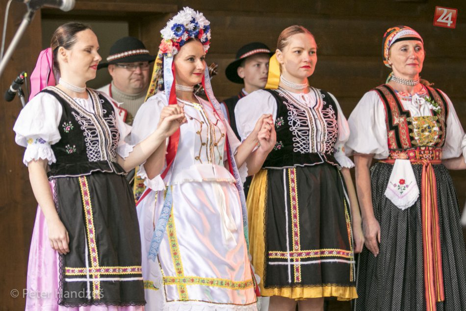 Ilustračný obrázok k článku Dážď, slnko, zima, teplo, folklór a úsmev: Také boli 41. zamagurské slávnosti
