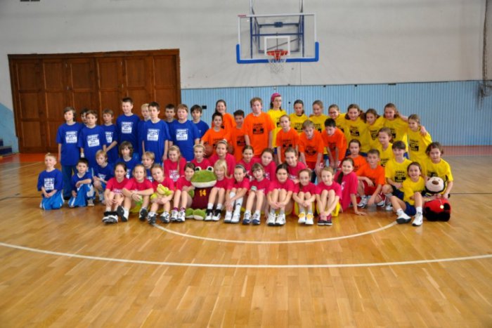 Ilustračný obrázok k článku Mladé nádeje sa bavili basketbalom. Na turnaji si zahralo 90 detí