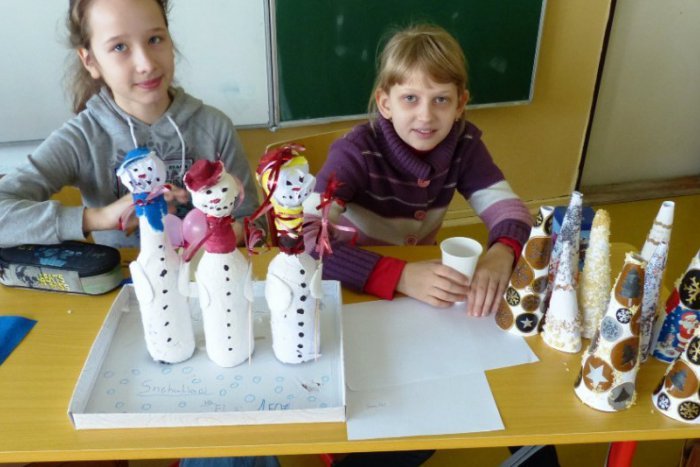 Ilustračný obrázok k článku Deti z popradskej školy vytvorili umelecké výrobky a ponúkli ich na vlastných vianočných trhoch