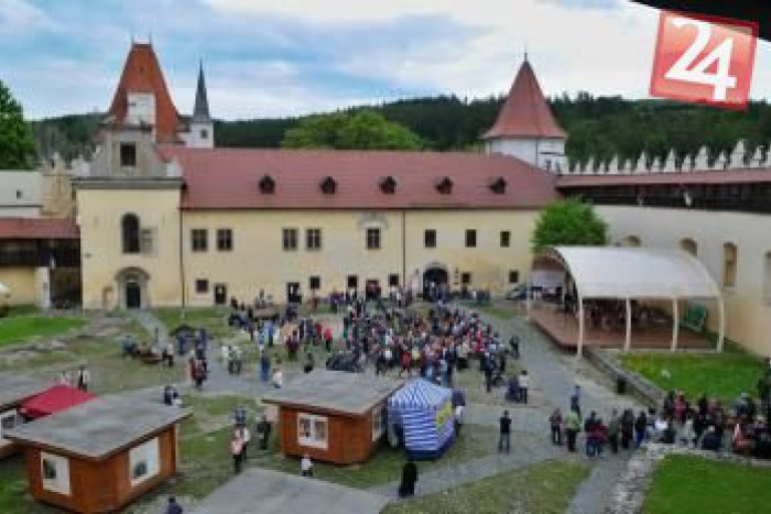 Ilustračný obrázok k článku Na Kežmarskom hrade otvorili letnú sezónu. Novinkou je videosprievodca po Kežmarku