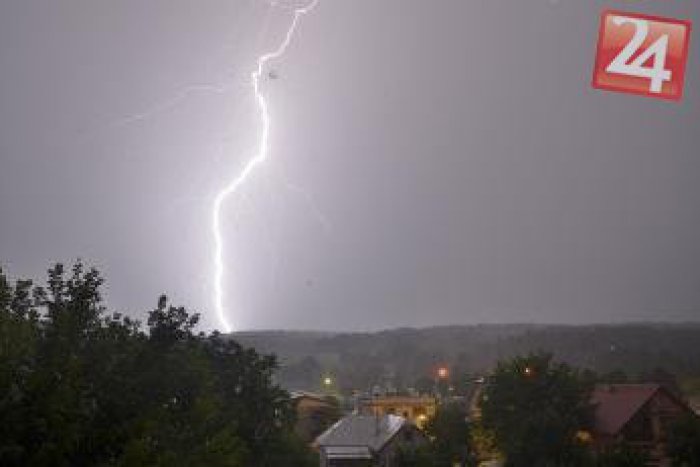 Ilustračný obrázok k článku Poprad zasiahla búrka: Meteorológovia zvýšili výstrahu na druhý najvyšší stupeň!