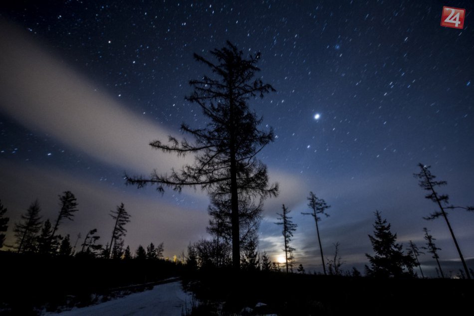 Ilustračný obrázok k článku OBRAZOM: Nočnou oblohou prelietavali Geminidy