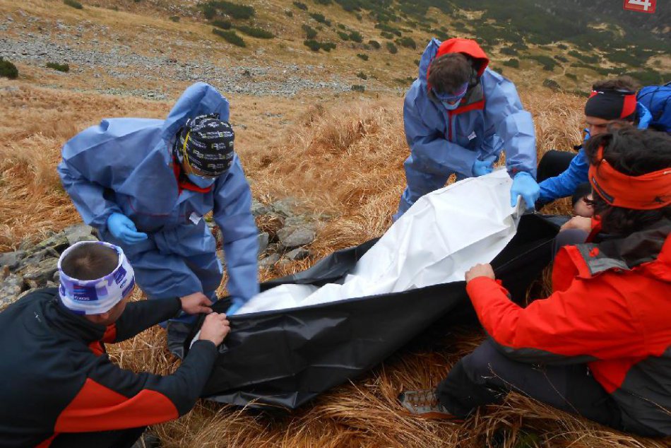 Ilustračný obrázok k článku Šokujúci nález turistov v Tatrách: Počas túry objavili telesné pozostatky muža