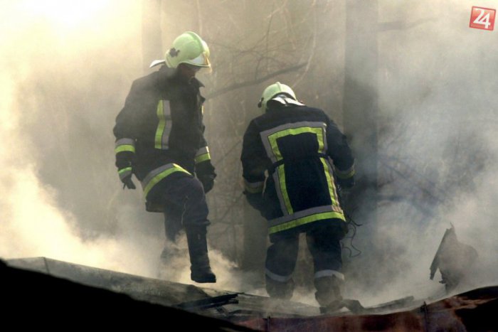 Ilustračný obrázok k článku Začiatok týždňa v Kežmarku v znamení ohňa: Horela hospodárska budova
