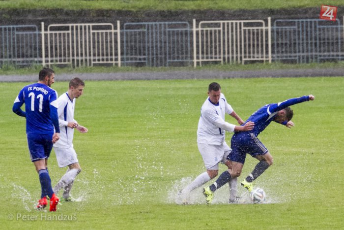 Ilustračný obrázok k článku Výsledky 2. kola Slovnaft cupu: FK Poprad prešiel vo vodnom súboji cez Svit
