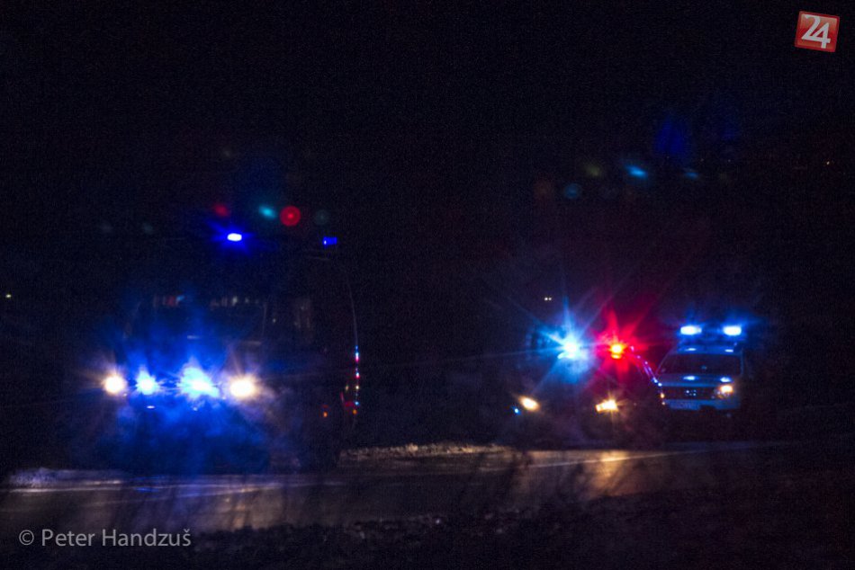 Ilustračný obrázok k článku Naháňačka a policajná streľba za Popradom. Muž (25) a dievča (15) skončili v putách