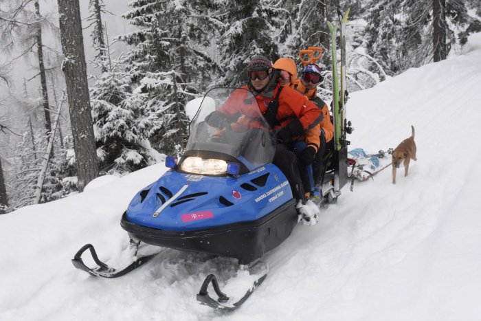 Ilustračný obrázok k článku Silná zimná sezóna priniesla aj viac úrazov: 2331 zásahov horských záchranárov
