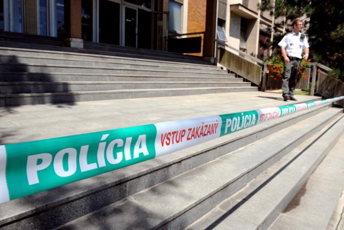 Ilustračný obrázok k článku Na okresných súdoch boli nahlásené bomby: Polícia je v pohotovosti