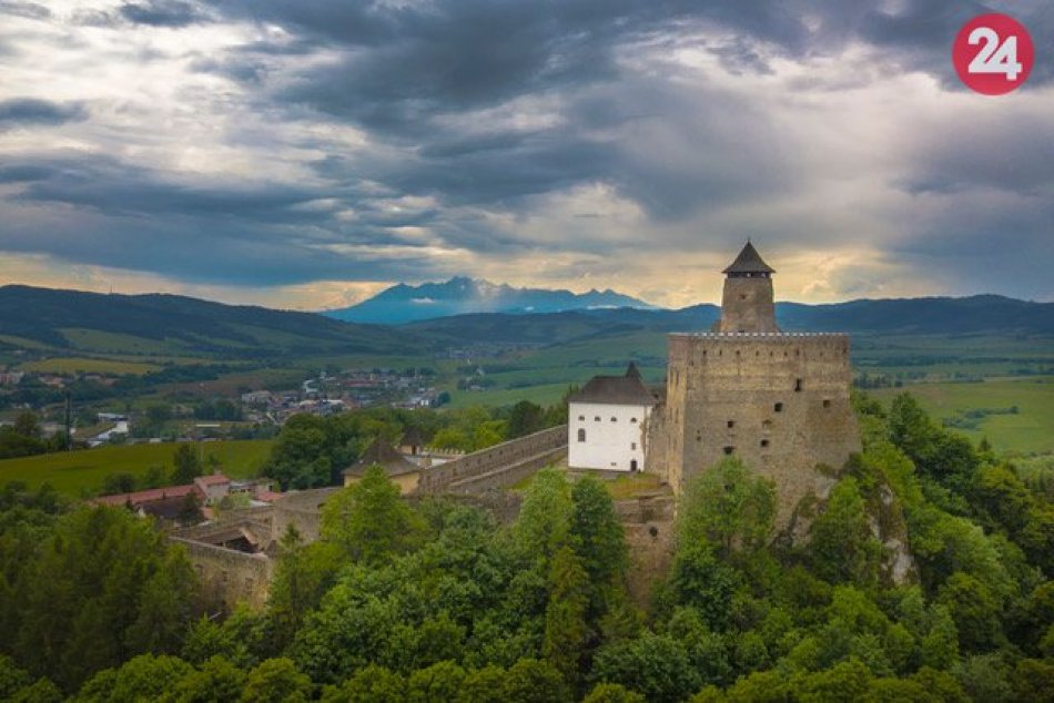 Ilustračný obrázok k článku Archeologické predmety na Ľubovnianskom hrade: Sprístupňovanie depozitárov je na Slovensku unikátom