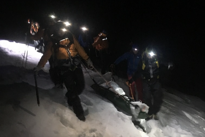 Ilustračný obrázok k článku Päťstometrový pád turistov pod Končistou: V akcii štrnásť horských záchranárov