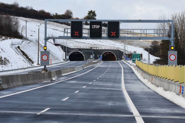 Ilustračný obrázok k článku Motoristi pozor: Tunel Šibenik na diaľnici D1 načas uzavrú