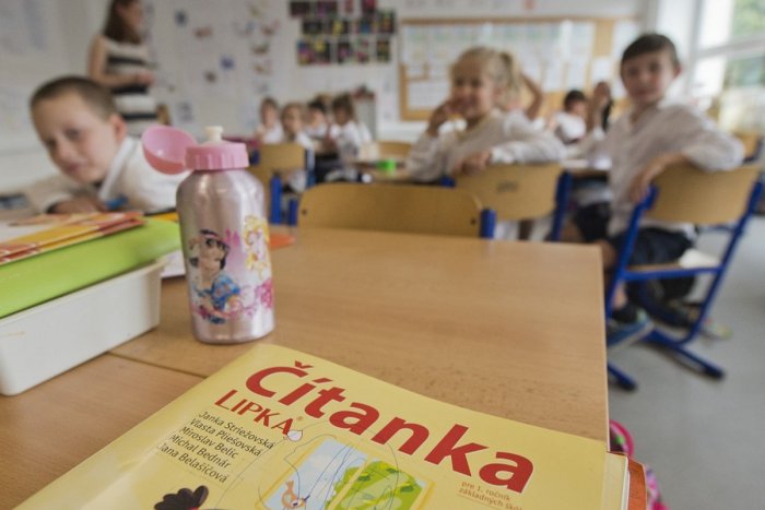 Ilustračný obrázok k článku Po dlhých mesiacoch opäť v laviciach: Letná škola vo Svite otvorila brány