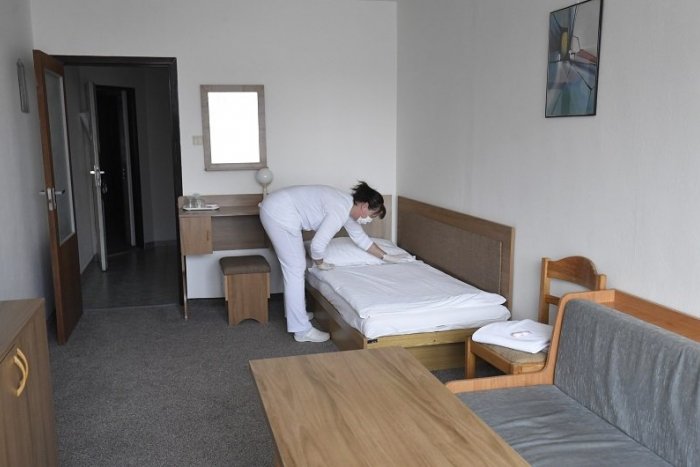Ilustračný obrázok k článku Tatranské hotely sa postupne rozbiehajú: Mnohí však čakajú až na leto