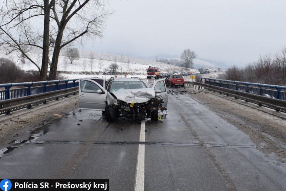 Ilustračný obrázok k článku Zrážka neďaleko Popradu: Nehoda ochromila dopravu takmer na dve hodiny, FOTO