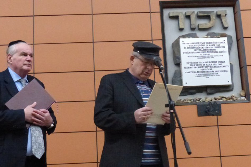 Obetiam  holokaustu je venovaná výstava v popradskej TG aj encyklopédia