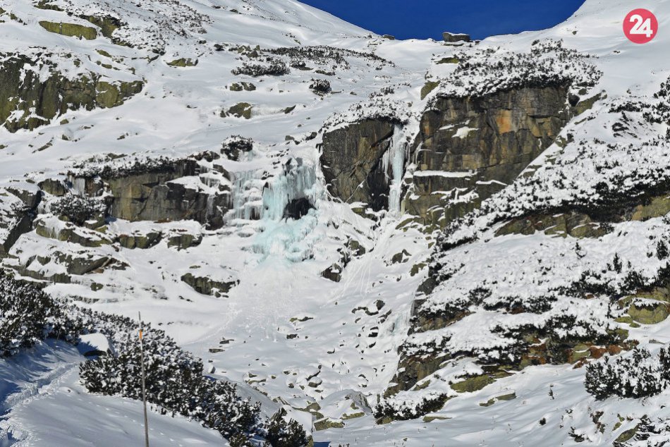 V Tatrách čaruje mráz: Vodopád skok sa zmenil na ľadové varhany